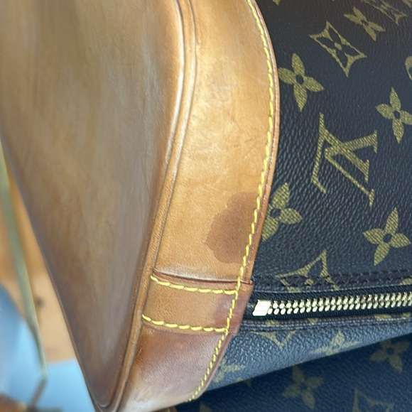 LOUIS VUITTON Louis Vuitton Alma Bag - Picture 8 of 13